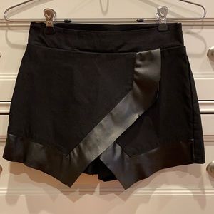 Black Skort
